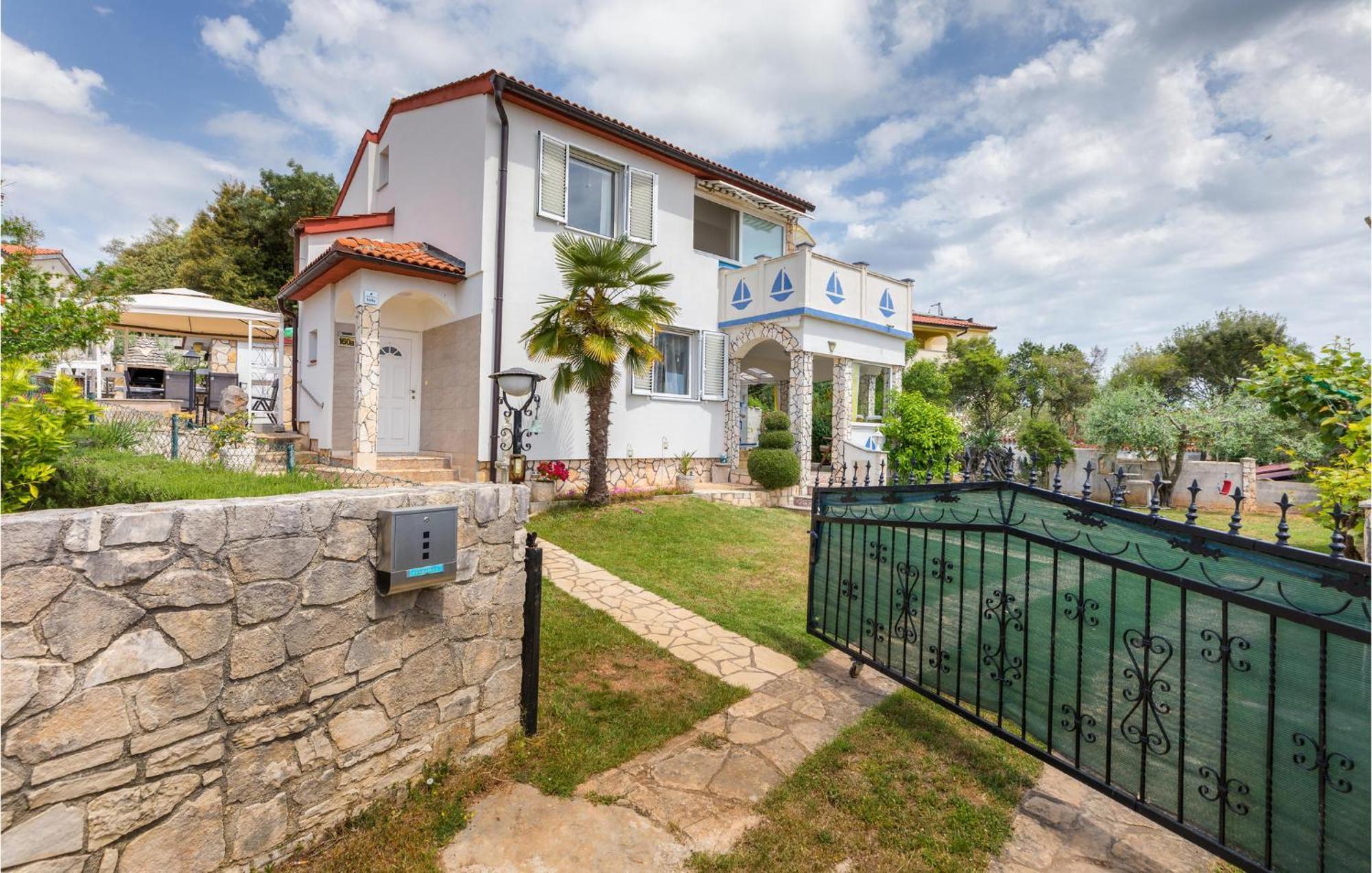 Beautiful Apartment In Barbariga With Kitchen Exterior photo