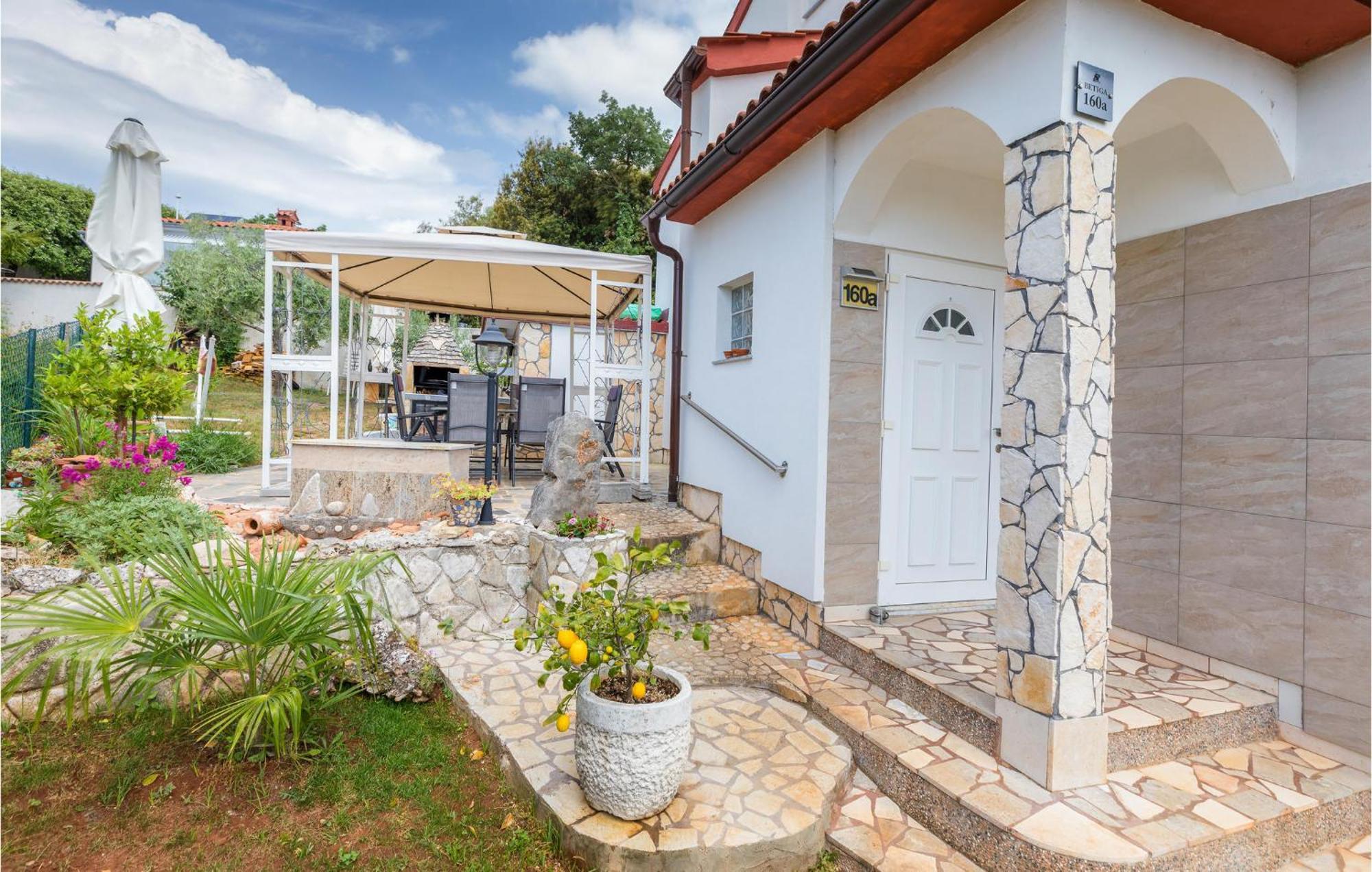 Beautiful Apartment In Barbariga With Kitchen Exterior photo